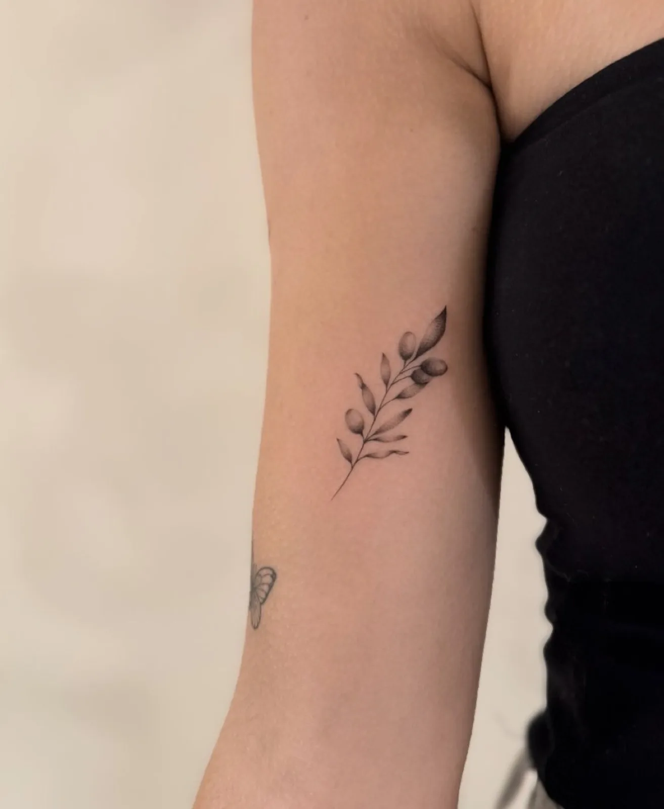 Dotwork tattoo at Tattoo Heaven